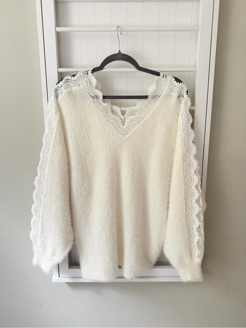 Worn Once En Crème Ivory Fuzzy Lace Trim V-Neck Boho Sweater